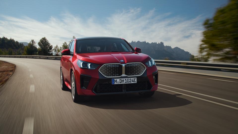 BMW IX2